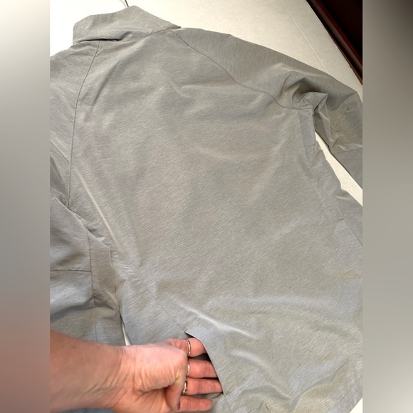 Nike Running gray swoosh Asymmetrical athletic jacket with zipper Sz-M H13 - Picture 8 of 11